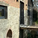 Moulin De *