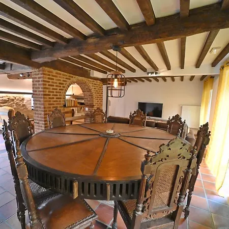 Moulin De *